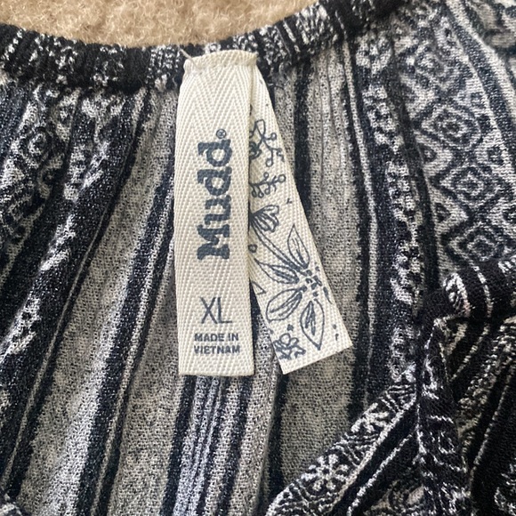 Mudd peasant style top - Picture 2 of 2